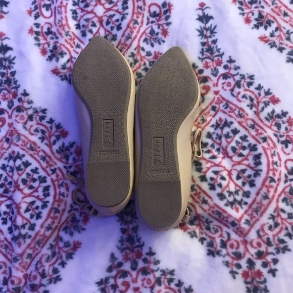 Flats - Picture 6 of 6